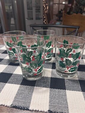 Holiday Holly Glass Tumbler with Red Berries